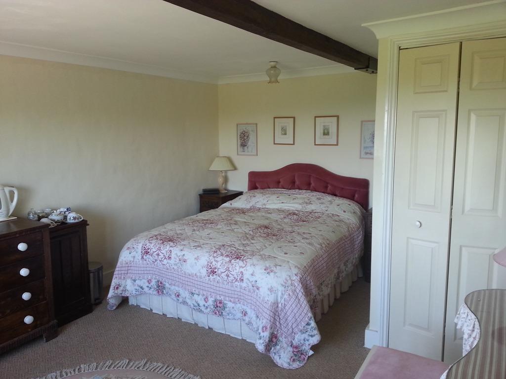 Pigeonwood House Folkestone Room photo